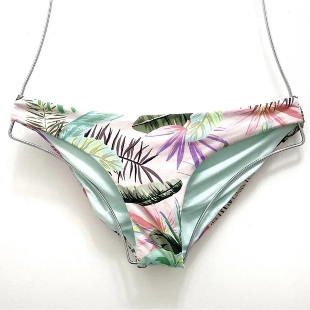 NWT PQ Swim Bahamas Basic Ruched Teeny Cut Bikini Bottoms Size Medium PILYQ NEW